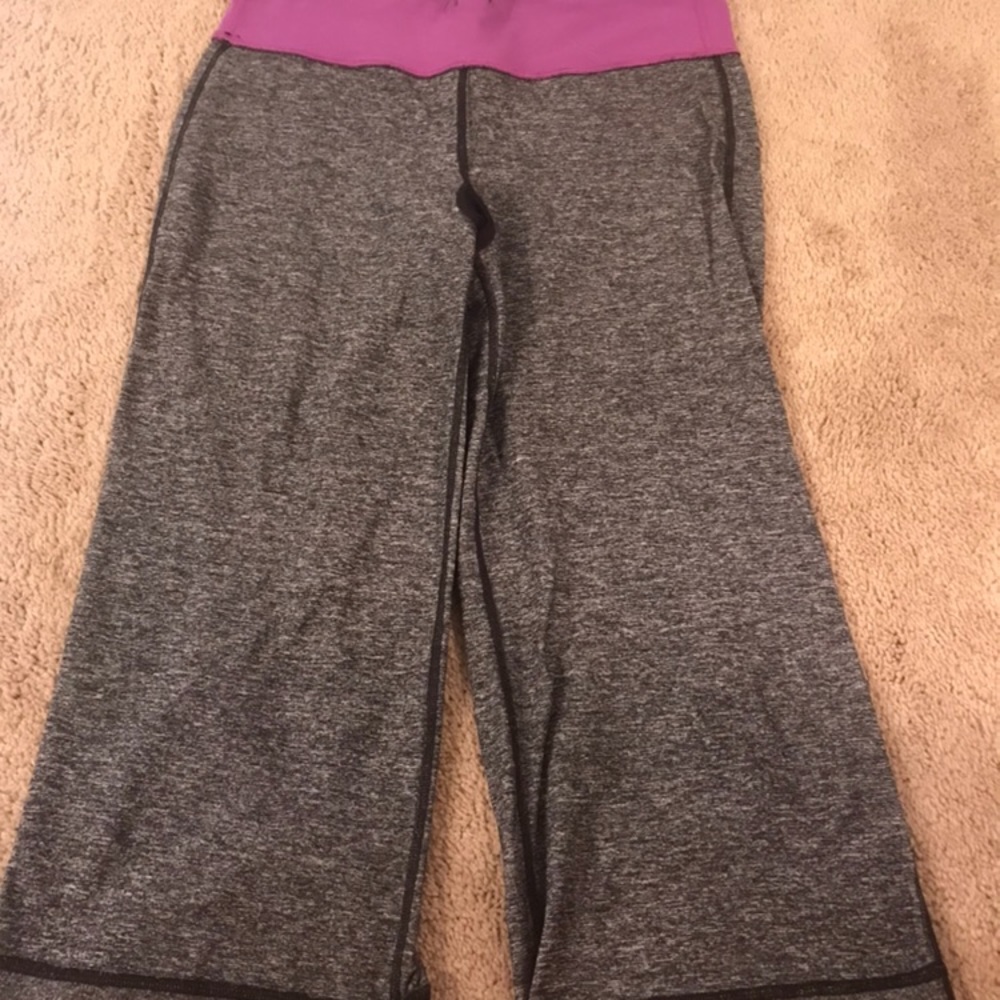 Lululemon cropped pants!